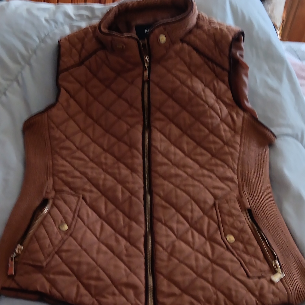 Active USA womens winter vest.